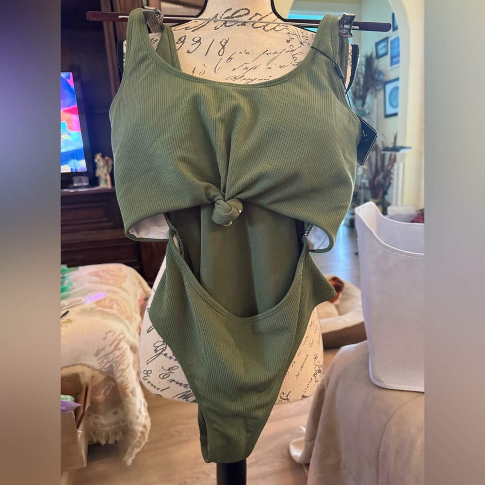 Zaful Olive Green Ribbed bathing suit nwt size large